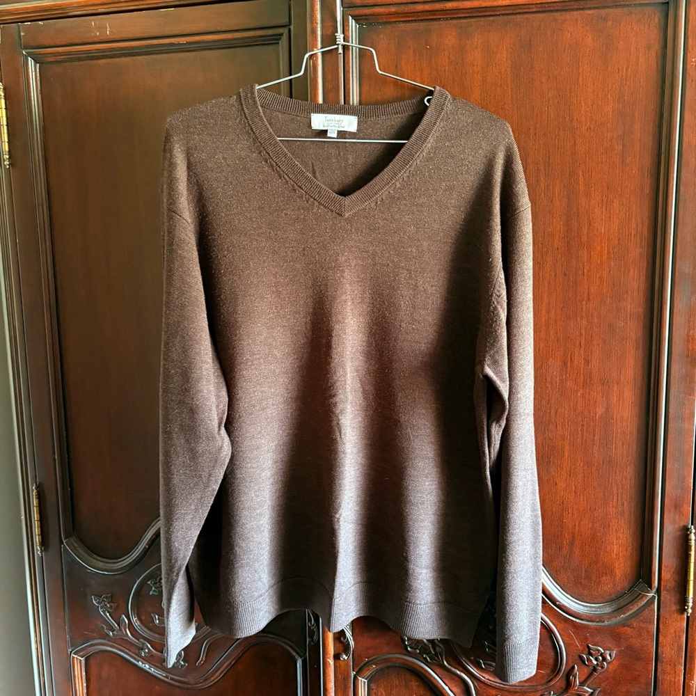 Turnbury Men’s Chocolate Brown Merino Wool V Neck Knit Sweater XLT